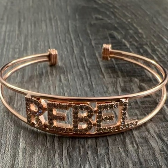 💞 Copper & Rhinestone “Rebel” Cuff Bracelet - Picture 2 of 4